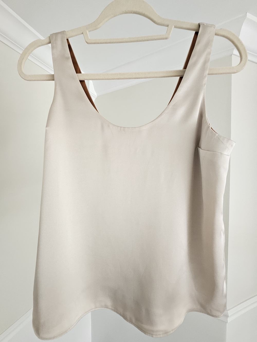 Reversable XS Express Cream/Tan Satin Scoop Neck Tank